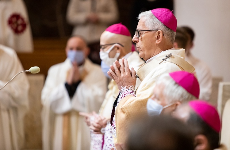 Liturgiczne rozpoczęcie posługi arcybiskupa koadiutora cz.2