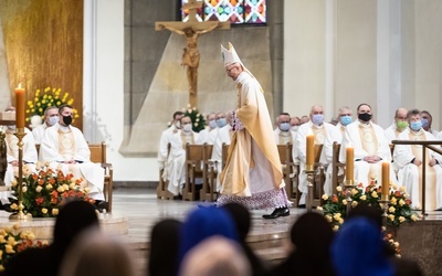 Liturgiczne rozpoczęcie posługi arcybiskupa koadiutora cz.2