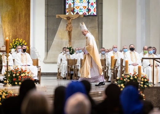 Liturgiczne rozpoczęcie posługi arcybiskupa koadiutora cz.2