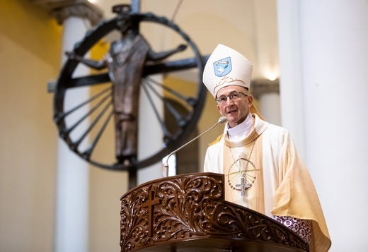 Liturgiczne rozpoczęcie posługi arcybiskupa koadiutora cz.2