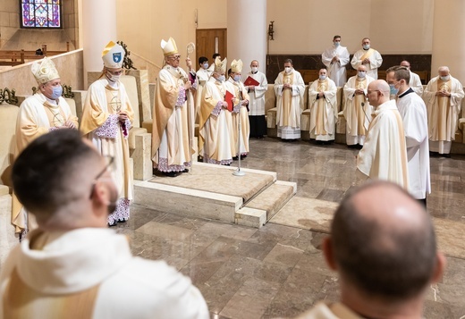 Liturgiczne rozpoczęcie posługi arcybiskupa koadiutora cz.2