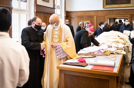 Liturgiczne rozpoczęcie posługi arcybiskupa koadiutora cz.2