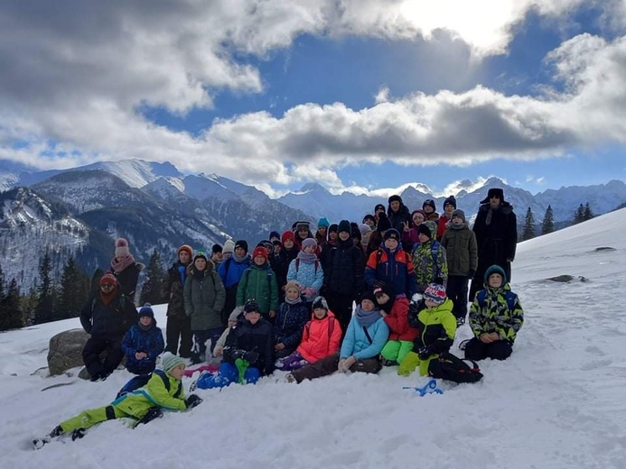 Nowa Ruda-Słupiec. Zorganizowali młodym zimowisko 