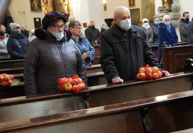 Błogosławieństwo jabłek w dzień św. Doroty