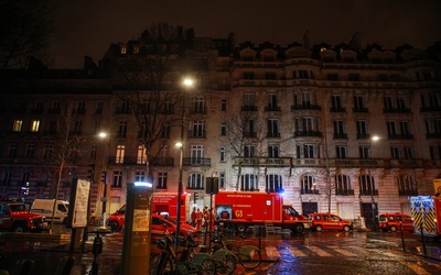 Ugaszono duży pożar w pobliżu Muzeum d'Orsay w Paryżu