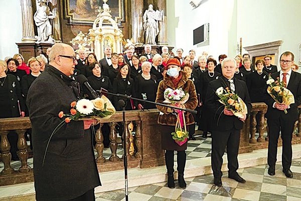 Gratulacje złożył proboszcz ks. Jacek Gracz.
