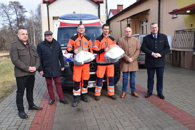 Przekazanie urządzeń do dezynfekcji karetek.