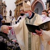 Podczas liturgii udzielony został sakrament namaszczenia chorych. 