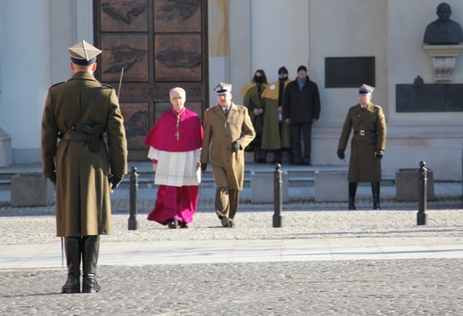 Ingres bp. Wiesława Lechowicza do katedry polowej Wojska Polskiego [GALERIA ZDJĘĆ]