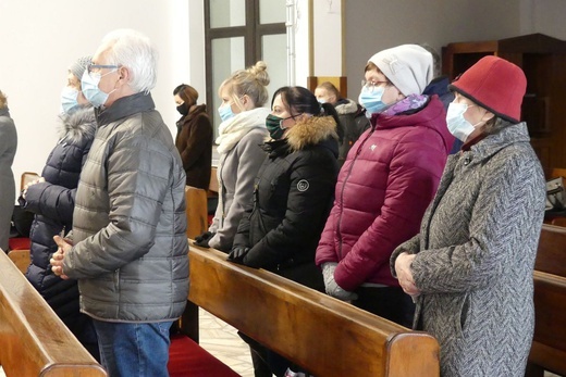 Inauguracja programu pomocy żywnościowej z Caritas w Janowicach