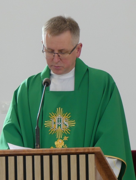 Inauguracja programu pomocy żywnościowej z Caritas w Janowicach