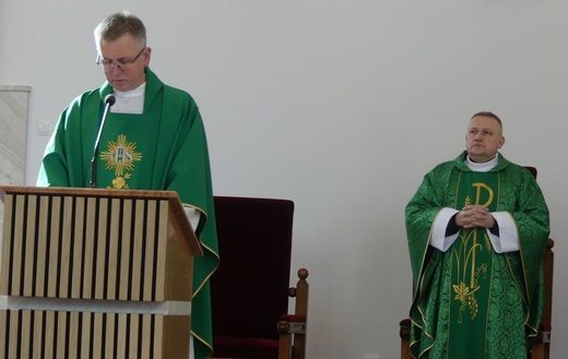 Inauguracja programu pomocy żywnościowej z Caritas w Janowicach