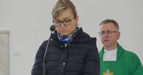 Inauguracja programu pomocy żywnościowej z Caritas w Janowicach