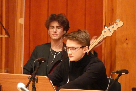 Koncert bielskiej szkoły muzycznej dla Hospicjum św. Kamila - 2022
