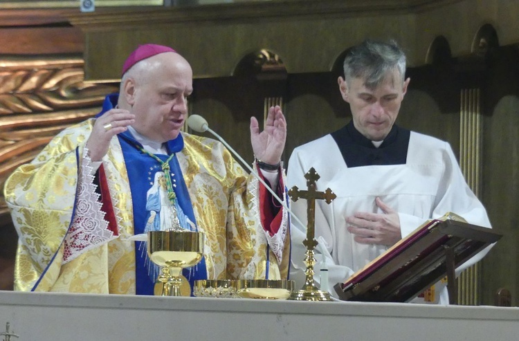 Bp Piotr Greger przewodniczył Mszy św. 11 lutego br. w Światowym Dniu Chorego w bielskiej katedrze św. Mikołaja.