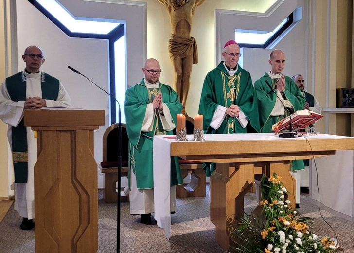 Abp Adrian Galbas odwiedził ząbkowicki DOM pallotynów