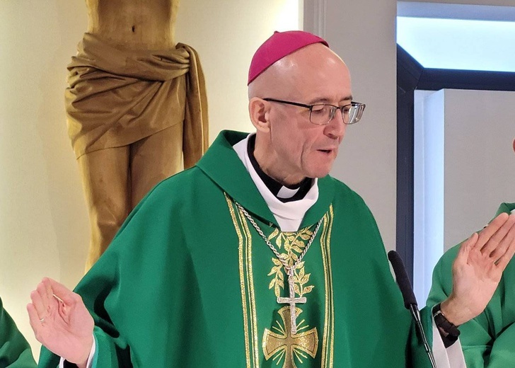 Abp Adrian Galbas odwiedził ząbkowicki DOM pallotynów