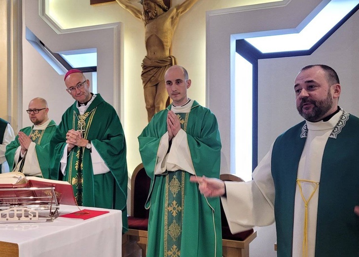 Abp Adrian Galbas odwiedził ząbkowicki DOM pallotynów