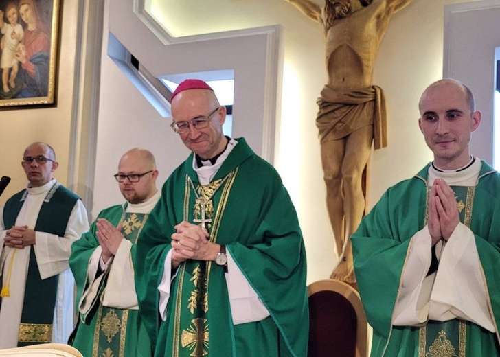 Abp Adrian Galbas odwiedził ząbkowicki DOM pallotynów