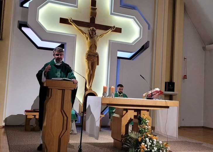 Abp Adrian Galbas odwiedził ząbkowicki DOM pallotynów