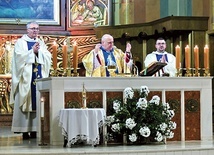 Duszpasterze modlili się za chorych z całej diecezji.