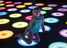 Światło i kolory to podstawowe składniki ekspozycji.