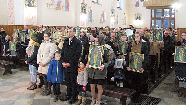 Parę lat temu MB Siemiechowską ludzie na powrót zabrali do swych domów.