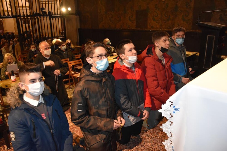 Dębica-Latoszyn. Zawierzenie na Jasnej Górze