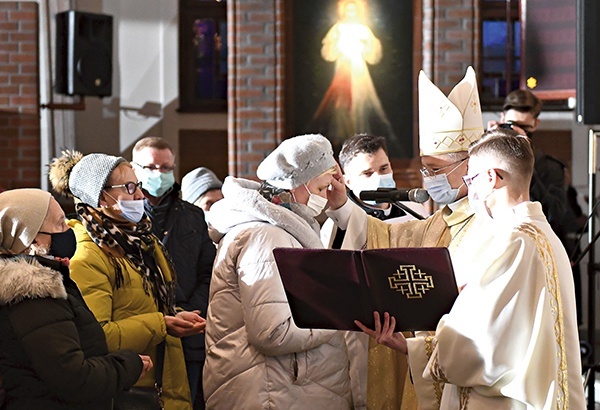 W Zielonej Górze oraz w innych miejscowościach diecezji podczas Mszy św. udzielano sakramentu chorych.