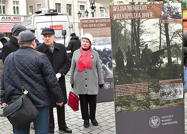 Ekspozycję, która wcześniej była prezentowana w Gorzowie Wlkp., można teraz oglądać na zielonogórskim deptaku.