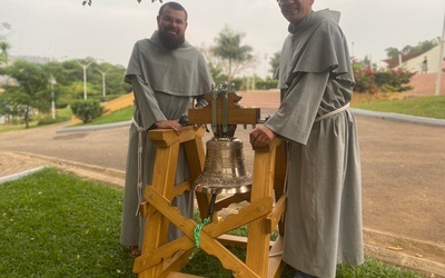 Dzwon Nadziei trafił z Łagiewnik do sanktuarium w Ugandzie