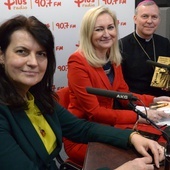 Do udziału w konkursie zachęcają (od lewej): Alicja Byzdra, Aurelia Michałowska i bp Piotr Turzyński.
