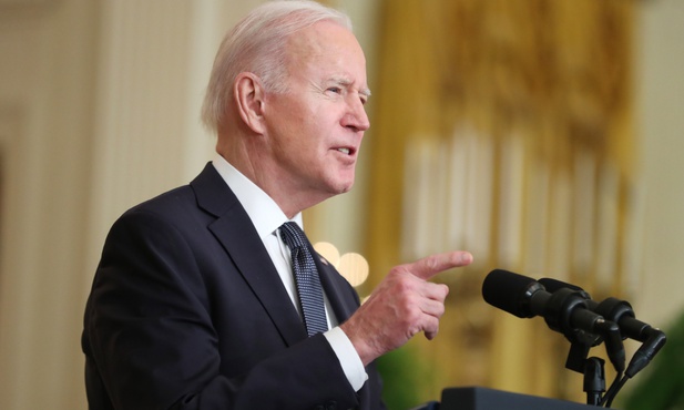 Biden: Rosja ma ponad 150 tys. żołnierzy wokół Ukrainy, inwazja nadal możliwa