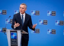 Stoltenberg: Rosja próbuje wygenerować pretekst, by uderzyć na Ukrainę 