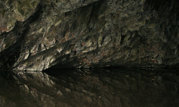 Polacy uwięzieni w jaskini Lamprechta uratowani