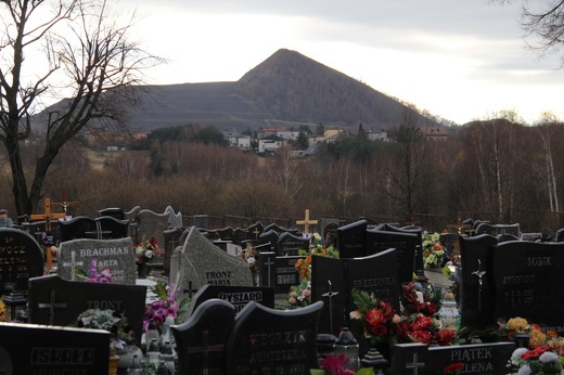 Stuletni kościół w Radoszowach