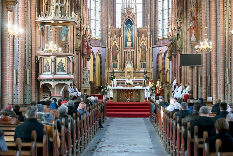 Msza św. i spotkanie w ramach konsultacji synodalnych