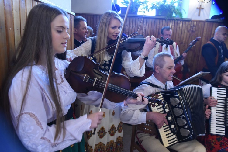 Obidza. Jubileusz i bierzmowanie