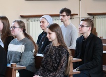 Młodzi niemal jednogłośnie stwierdzili, że nie Kościół wymaga zmian, a ludzie - w postrzeganiu, zaangażowaniu, uczestniczeniu w życiu całej wspólnoty.