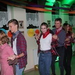 Bal karnawałowy młodzieży na Krzykach "Dziki Zachód"