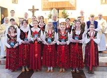 	Nowi bierzmowani są nadzieją, że wiara będzie przekazywana.