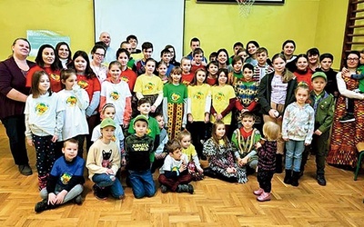 	Gabrysia po powrocie odwiedziła m.in. parafię w Szymbarku.