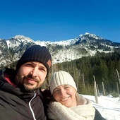 Paulina i Andrzej Jaksimowie od początku swojego małżeństwa idą drogą wskazaną przez założyciela Ruchu Światło–Życie.