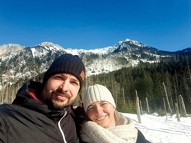 Paulina i Andrzej Jaksimowie od początku swojego małżeństwa idą drogą wskazaną przez założyciela Ruchu Światło–Życie.