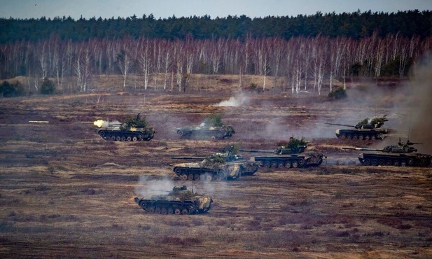 Reuters: Satelita wykrył sto pojazdów wojskowych przy granicy białorusko-ukraińskiej