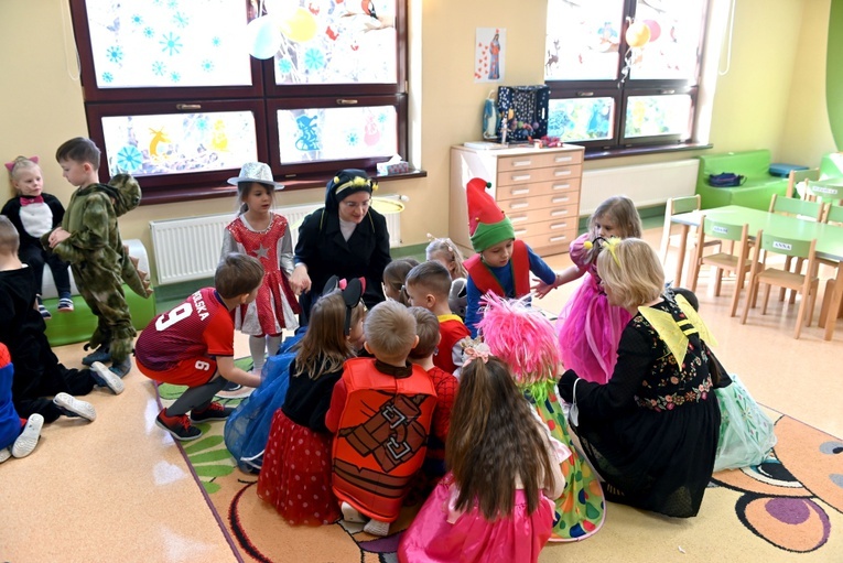 Bal karnawałowy u sióstr prezentek