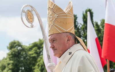 Archidiecezja warszawska przygotowuje miejsca dla uchodźców z Ukrainy