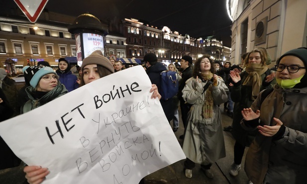Jak Rosjanie reagują na przeprowadzony przez Putina atak na Ukrainę?