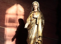 Benedykt XVI: Maryja to kobieta, która przede wszystkim kocha