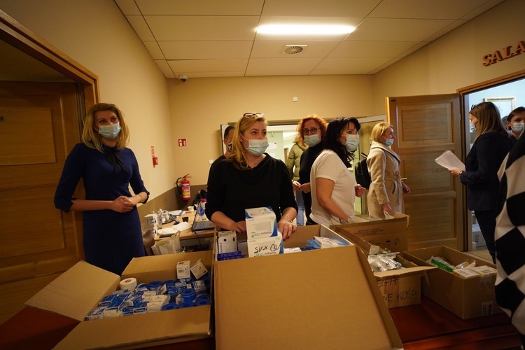 Pomyślnie zakończyła się pierwsza akcja pomocowa mieszkańców Ciechanowa, związana z zebraniem i transportem sprzętu medycznego dla Chmielnickiego.